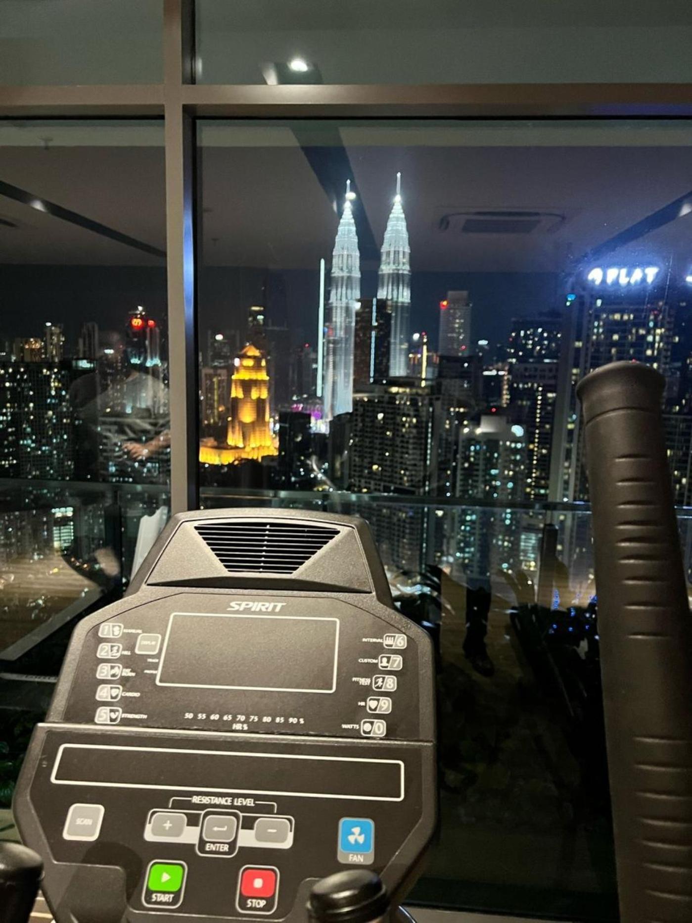 The Luxe Suites Klcc By Cozy Stay Kuala Lumpur Kültér fotó